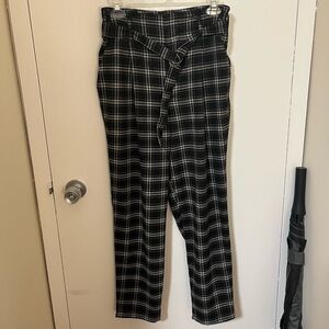 Hollister Black and White Checkered Pants Size M